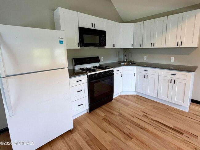 Photo - 98-100-100 Raritan Ave