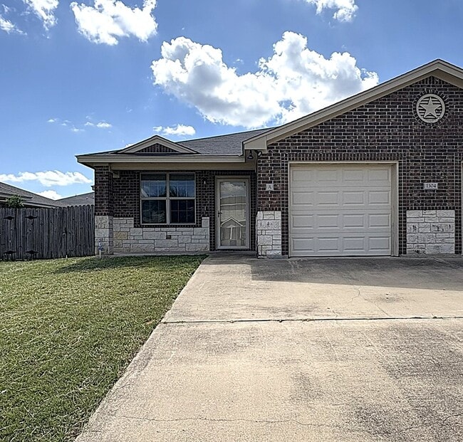 Building Photo - 1304 Cavalry Ln Unit A Rental
