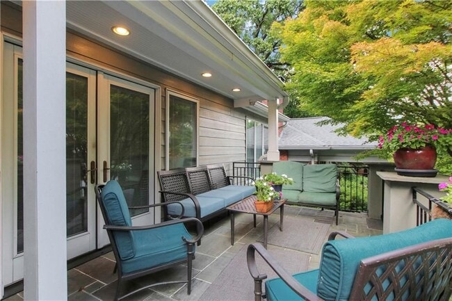 Photo - 925 Highland Terrace NE