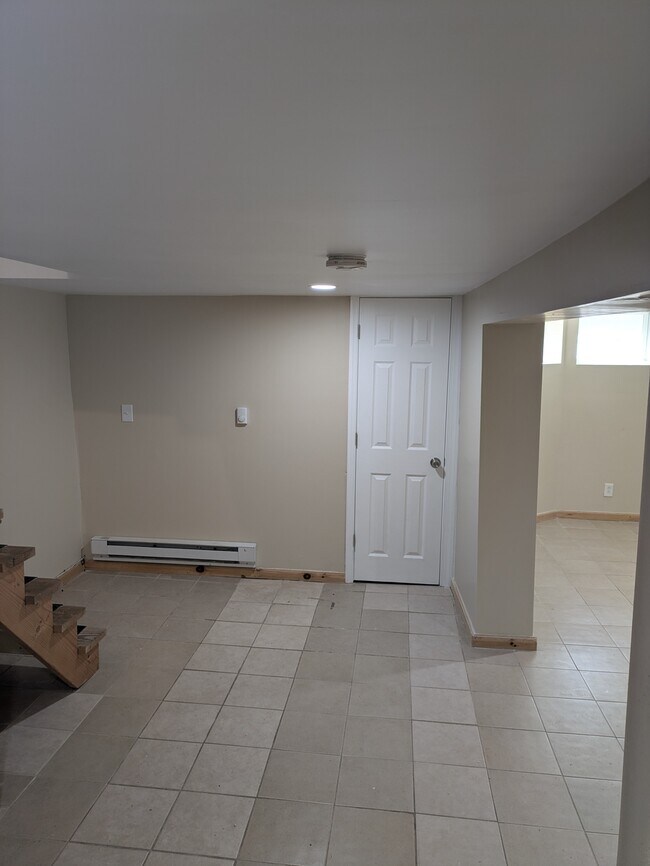 295 S 9th St Unidad Basement