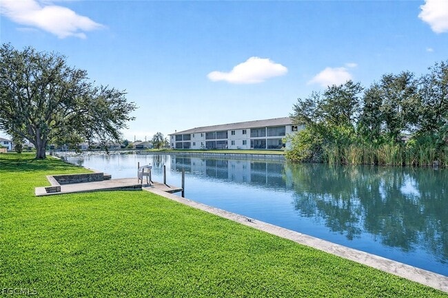 Building Photo - 630-636 SE 13th Pl Unit 2