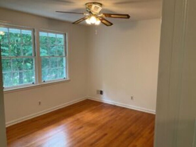 Photo - Duplex in Earlwood!