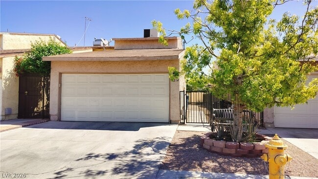 Building Photo - 1214 Mews Ln