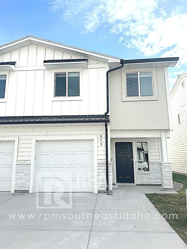 Photo - 845 Golden Bear Ln