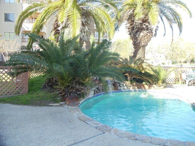 Photo - 6107 Snug Harbor Blvd Unidad S11