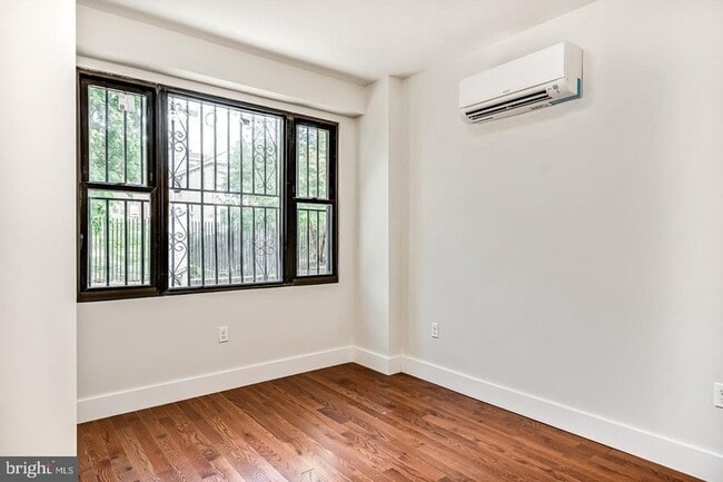 Photo - 182 E Huntingdon St Unit 1