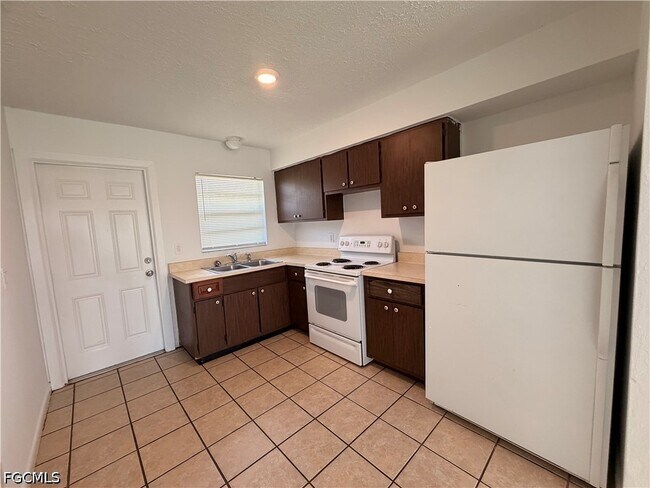 Photo - 711 Gordon Ave S