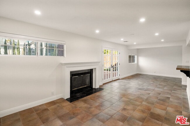 Photo - 15005 Killion St