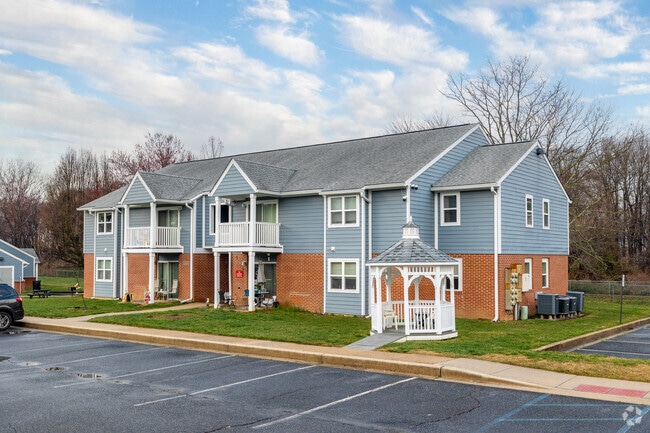 Photo - Gardens at Chesapeake Apartments