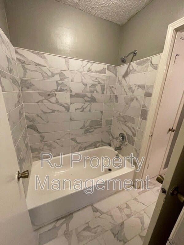 Photo - 6989 Amberly Way Dr