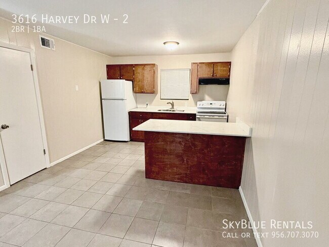 Photo - 3616 Harvey Dr W Unit 2