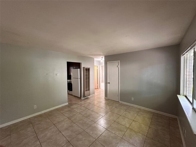 Photo - 5605 1/2 Jim Hogg Ave