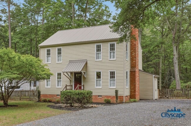 Building Photo - Charming Farmhouse-style Home Adjacent to Huguenot Park!