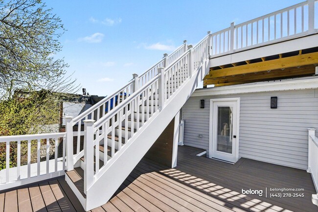 Photo - 1032 W Franklin St