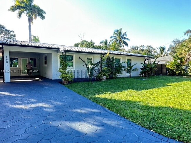 Building Photo - 4681 SW 26th Terrace