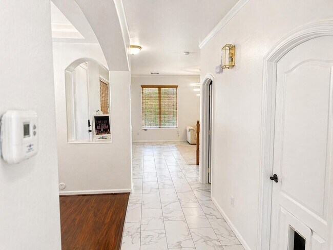 Photo - 8611 S 45th Glen