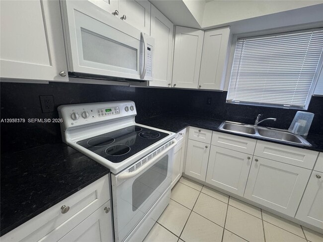 Photo - 1370 NE 119th St Unidad 137006