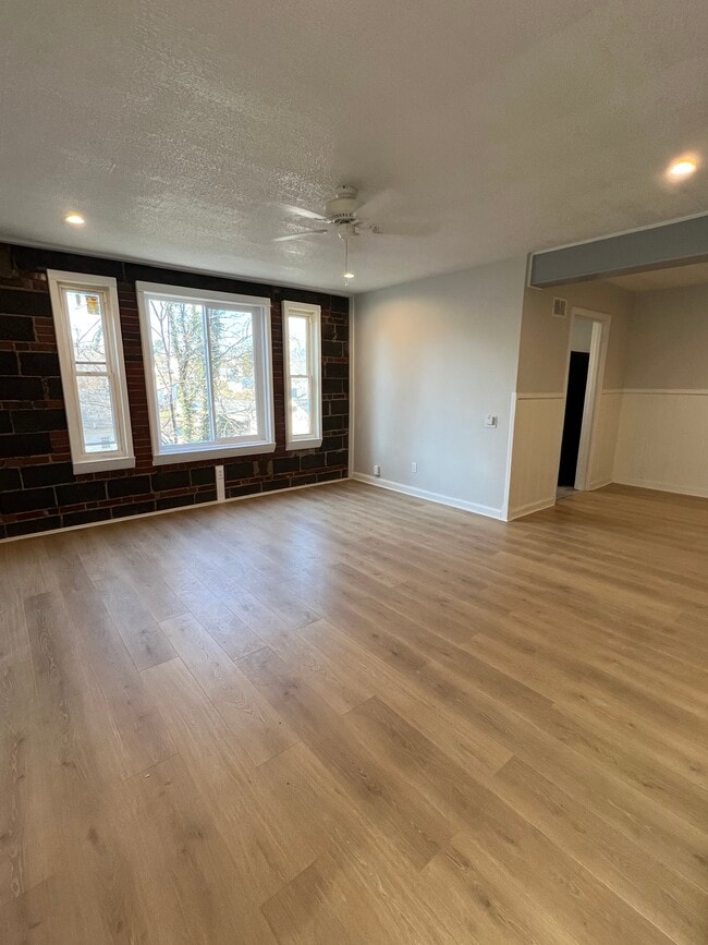 Photo - 404 Linden Cir Unidad 3