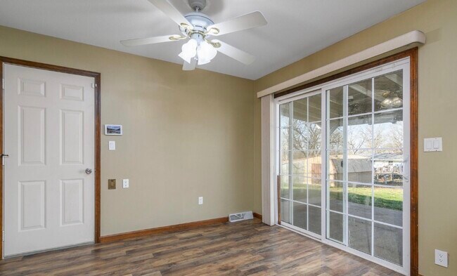 Photo - 404 Elm Tree Dr