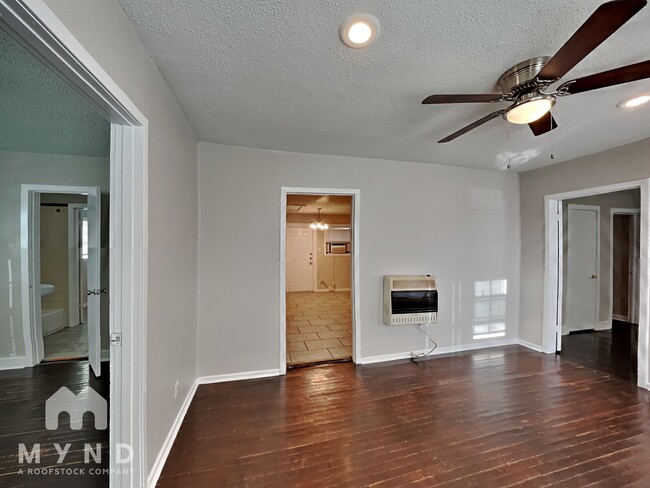 Photo - 118 Uvalde Ave