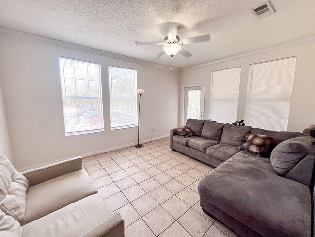 Photo - Campus View 1257 #214