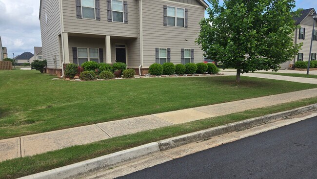 Building Photo - 245 Silver Willow Walk