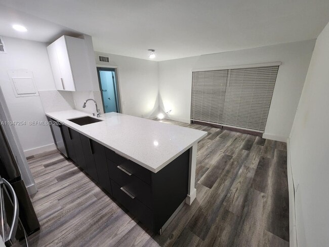 Photo - 4545 Treehouse Ln Unit H