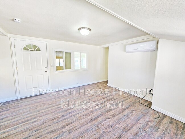 1080 W Windsong Ln
