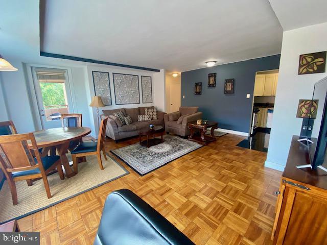 Photo - 1111 Arlington Blvd Unit 743