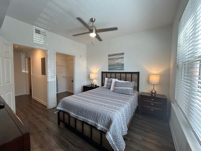 Photo - 555 14th St NW Unidad ID1335083P