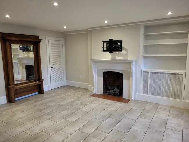 Photo - 210 8th St SE