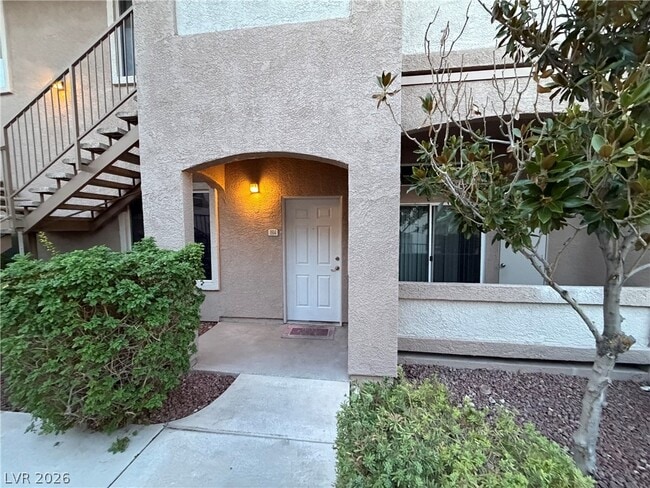 2305 W Horizon Ridge Pkwy Unidad 1814