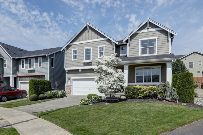 Building Photo - 4 Bedroom Home with Open Den, Living & Family Rooms – Space for Everyone