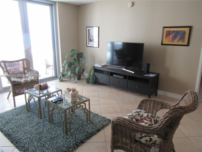 Photo - 5701 Collins Ave Unit 919