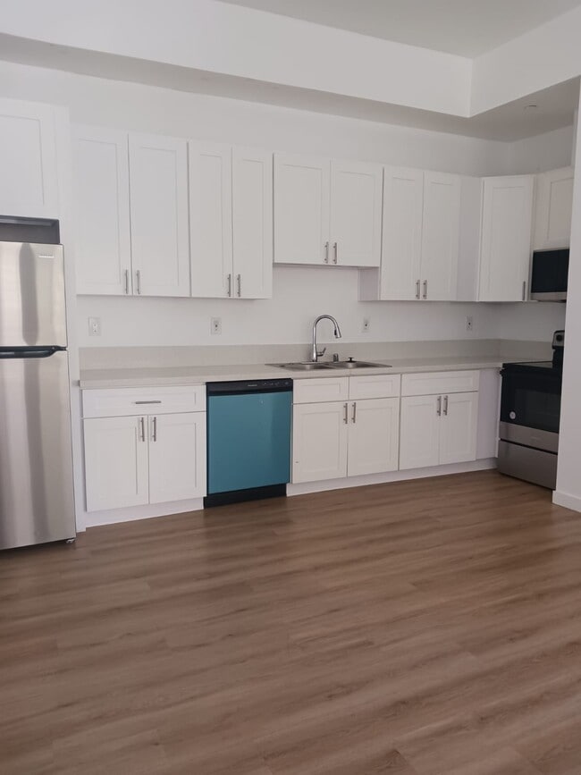 Photo - 1518 W Florence Ave Unit 3