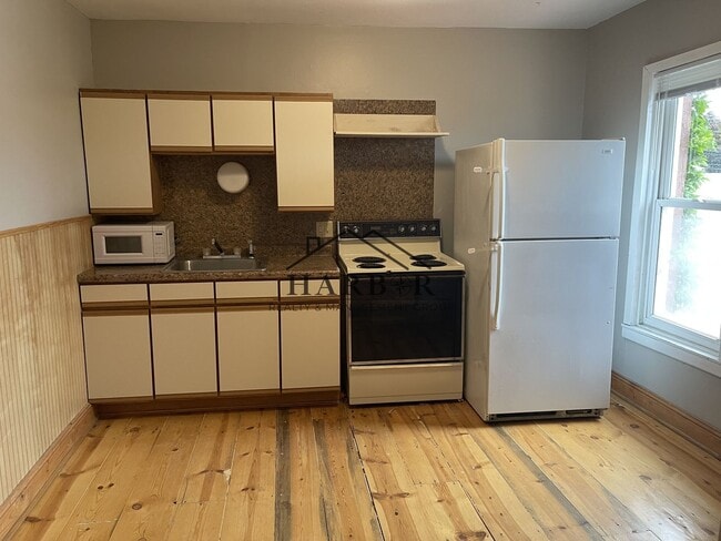 Photo - 1/2 Off first full month of rent! Unit 5