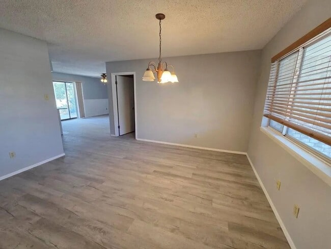 Photo - Very well maintained home