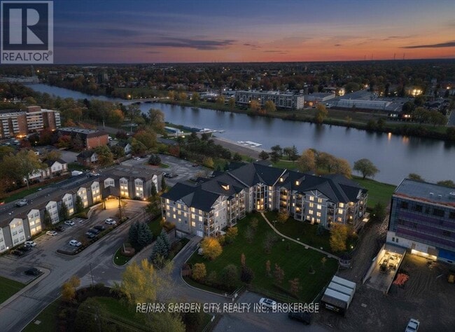 Photo - 330 Prince Charles Dr S Unité 1402