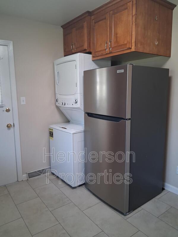 Photo - 922 Smith St