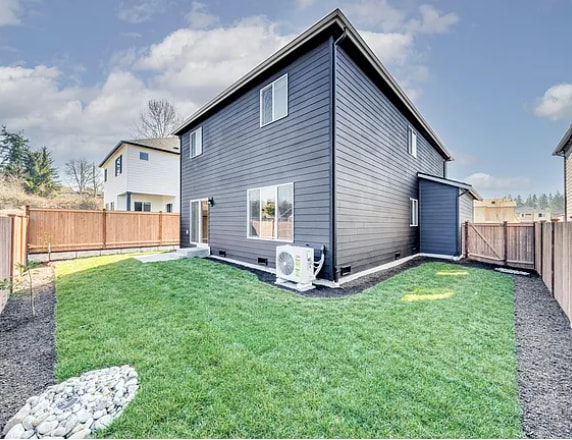 Fully fenced backyard - 7619 11th Pl SE