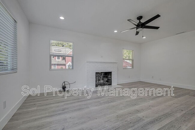 Photo - 822 Eaton St