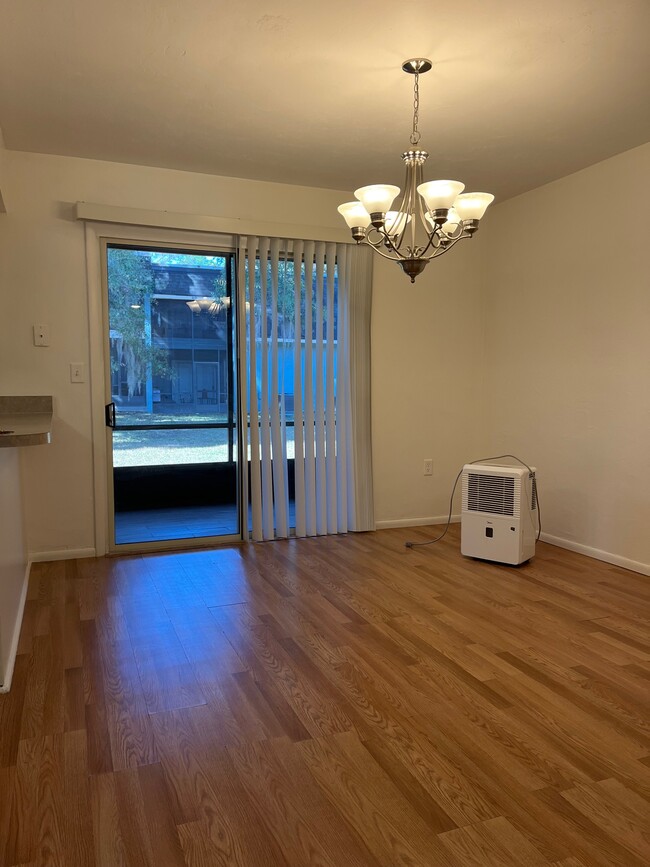 Photo - 501 SW 75th St