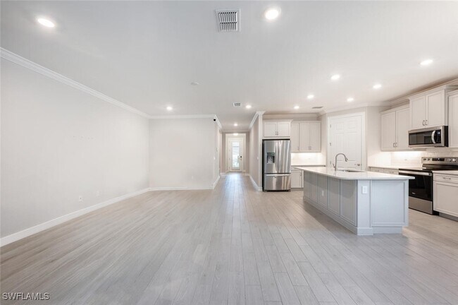 Building Photo - 388 Grace Bay Ln