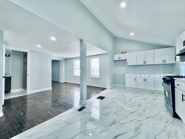 Photo - 10 Kensington St