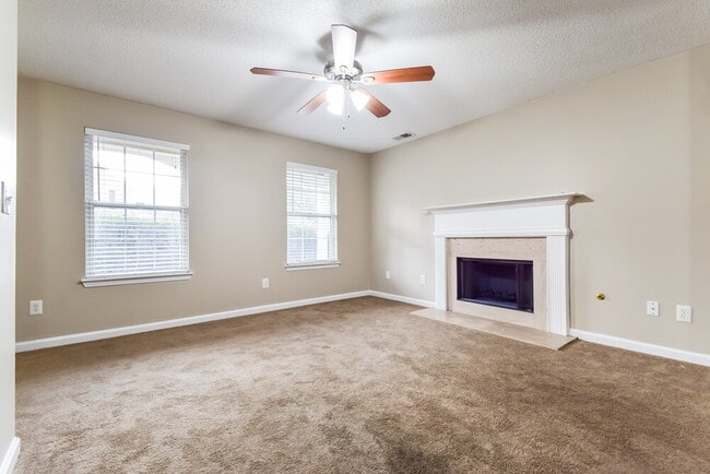 Photo - 4405 Grove Dr NW