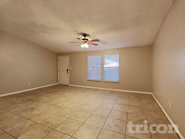 Photo - 1314 Oakcrest Dr