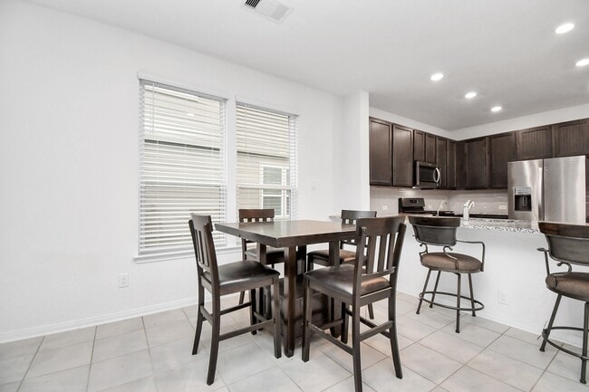 Photo - 2030 Domeniko Dr
