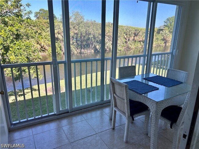 633 Palm View Dr Unit 4
