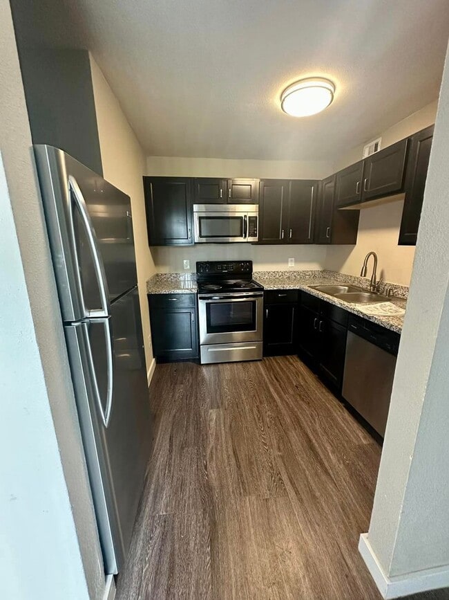 Residences at Lakeshore