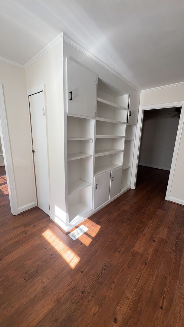 Photo - 401 Sheppard St